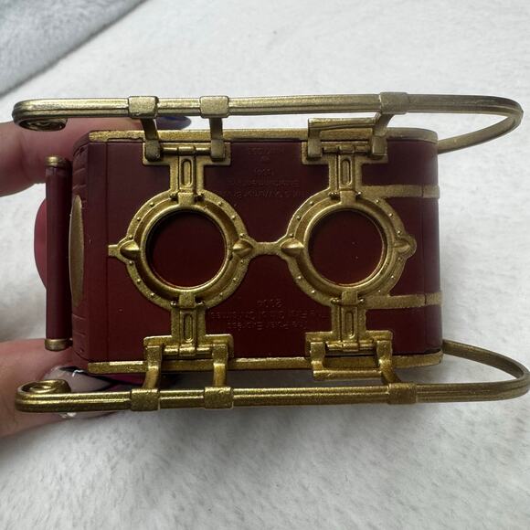 2004 Hallmark Ornament The Polar Express First Gift of Christmas QSR5811 NEW - Picture 7 of 7